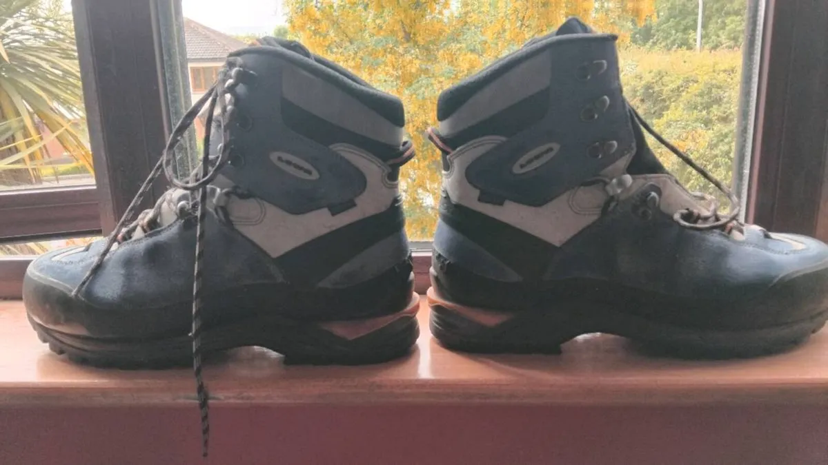 Mountaineering boots - Image 2