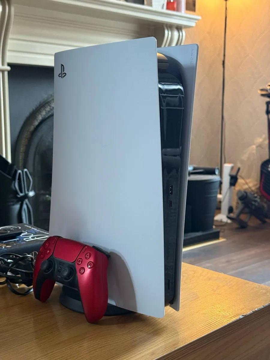 PS5 825GB - Image 2