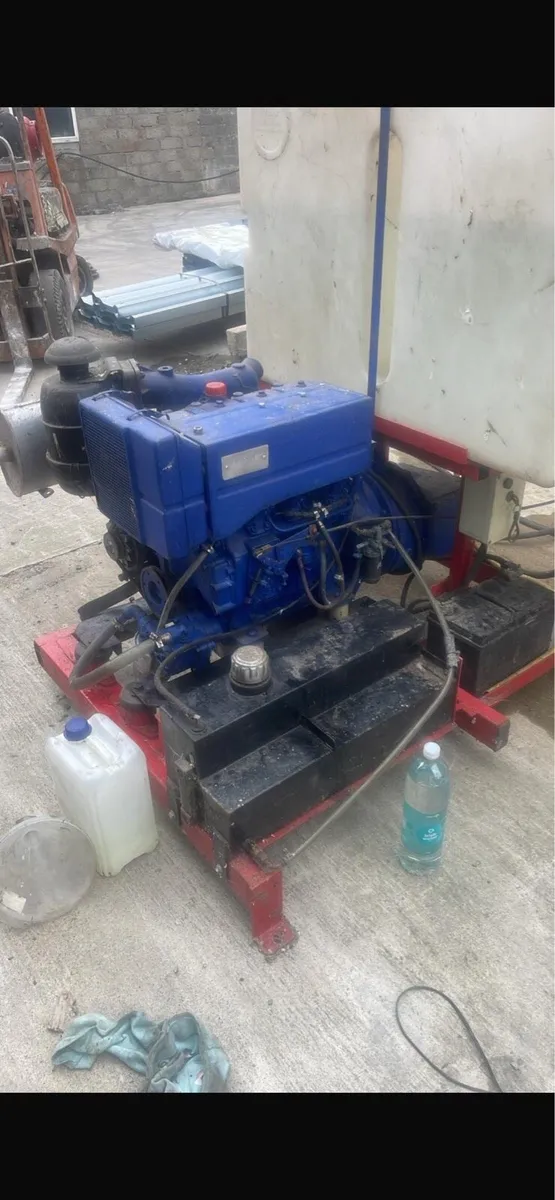 3cylinder diesel key start power washer - Image 1