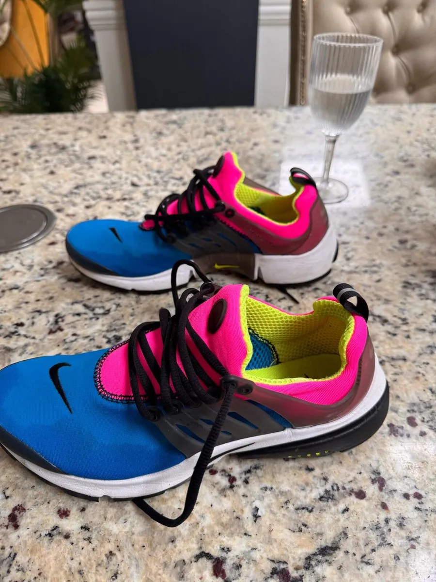 Nike Runners size 8 - Image 4