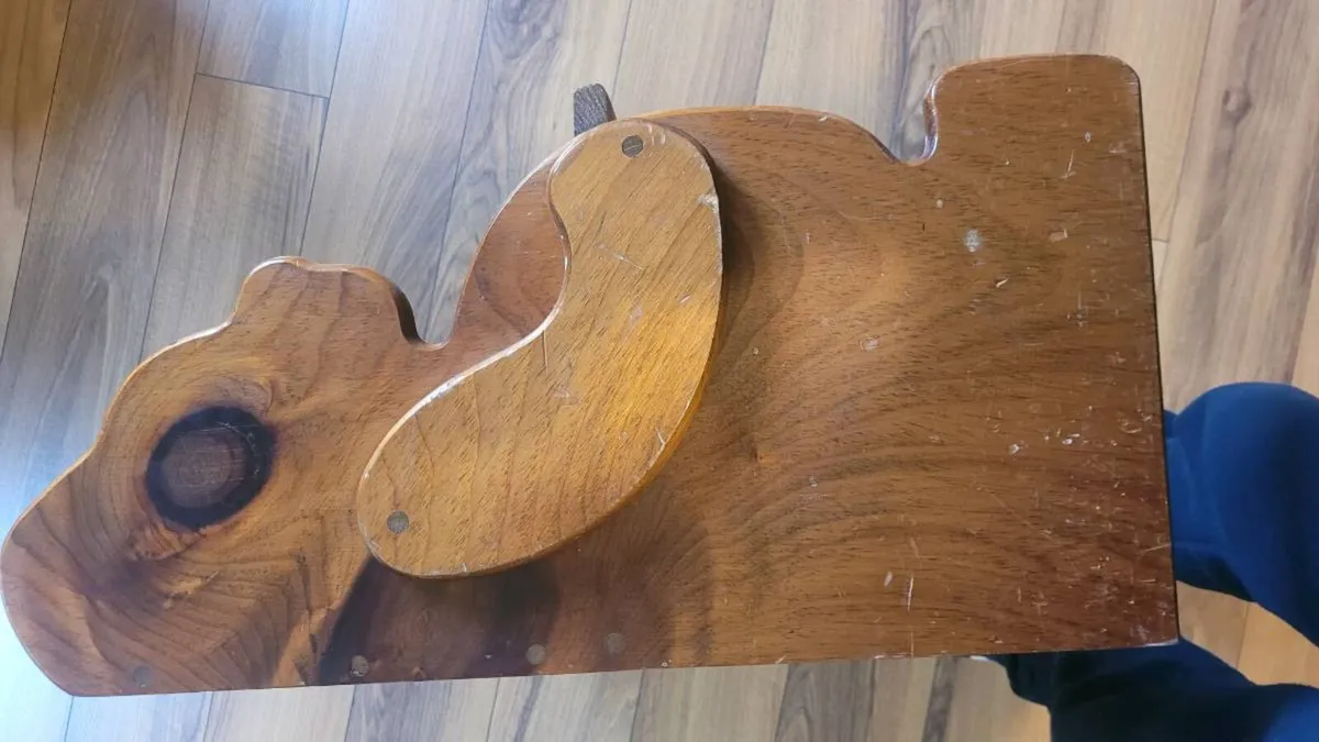 Kids table and benches - Image 2