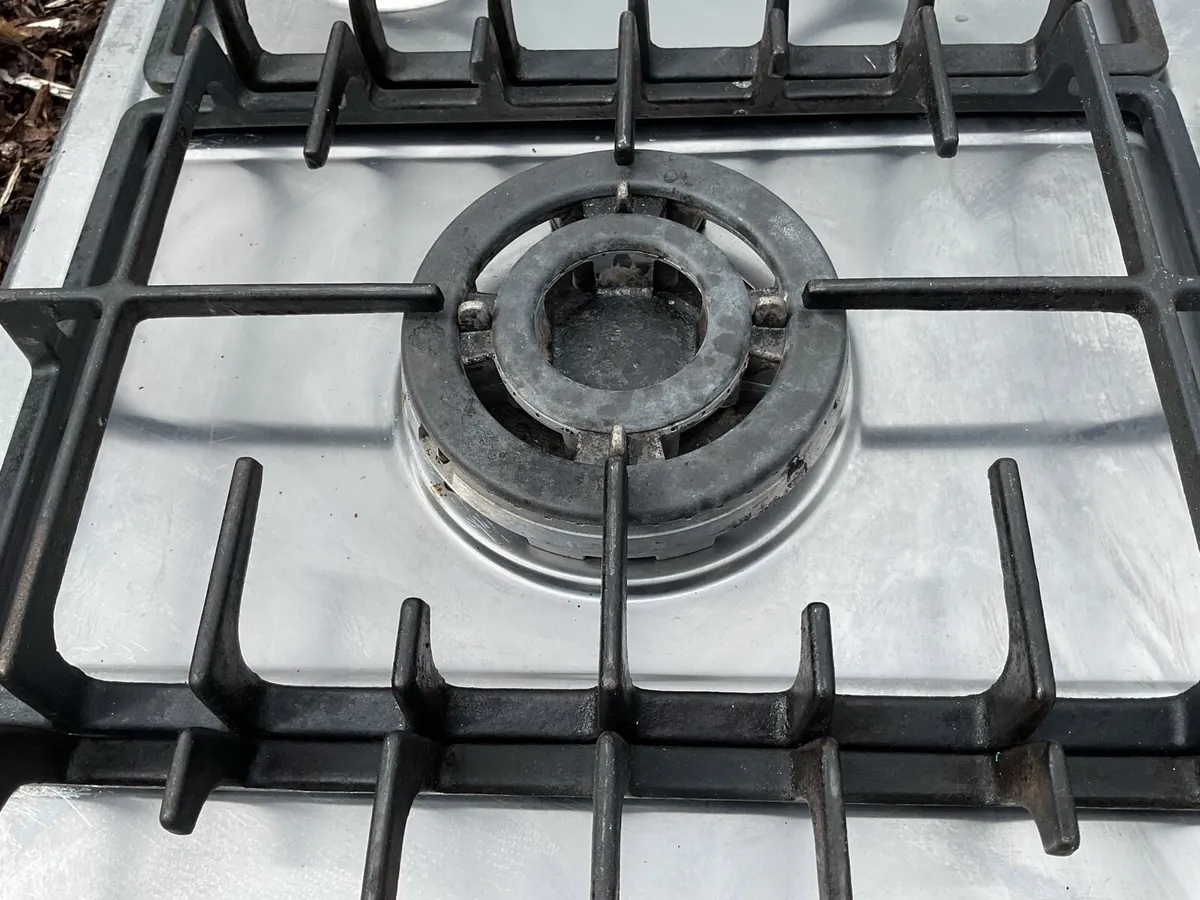 Gas 5 ring hob in good condition. - Image 3