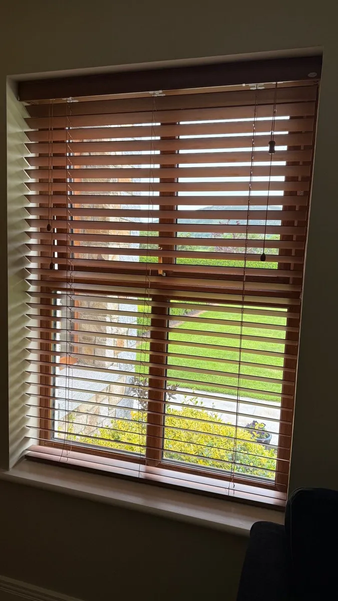 Oak Venetian blinds