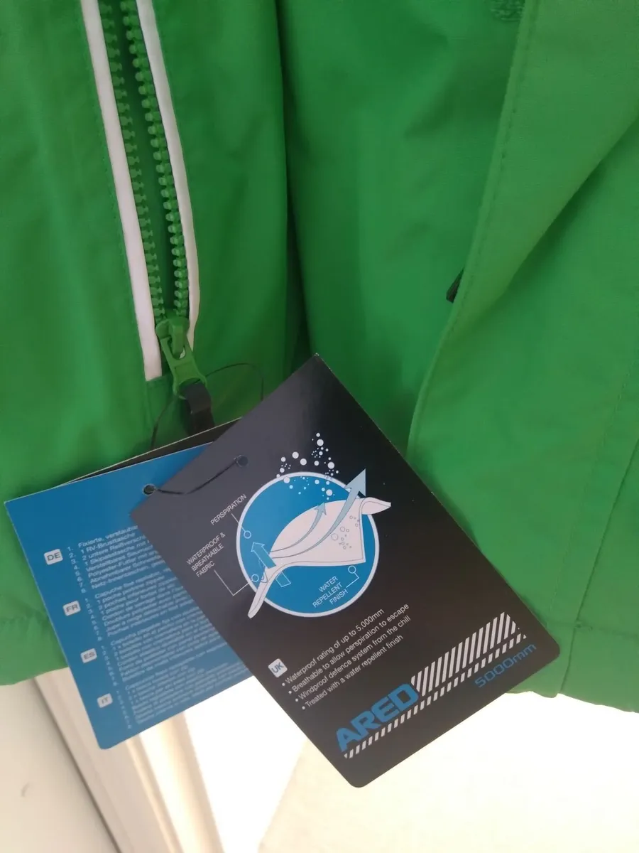 Water proof Jacket. Brand New - Image 2