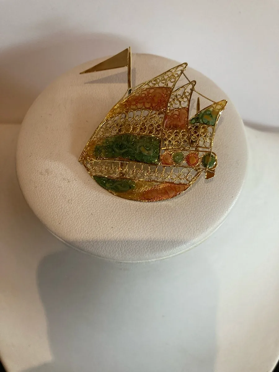 Sterling Silver with gold plated ship brooch - Image 1