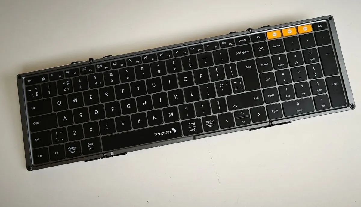 ProtoArc Backlit Foldable Keyboard, XK01 Plus - Image 1