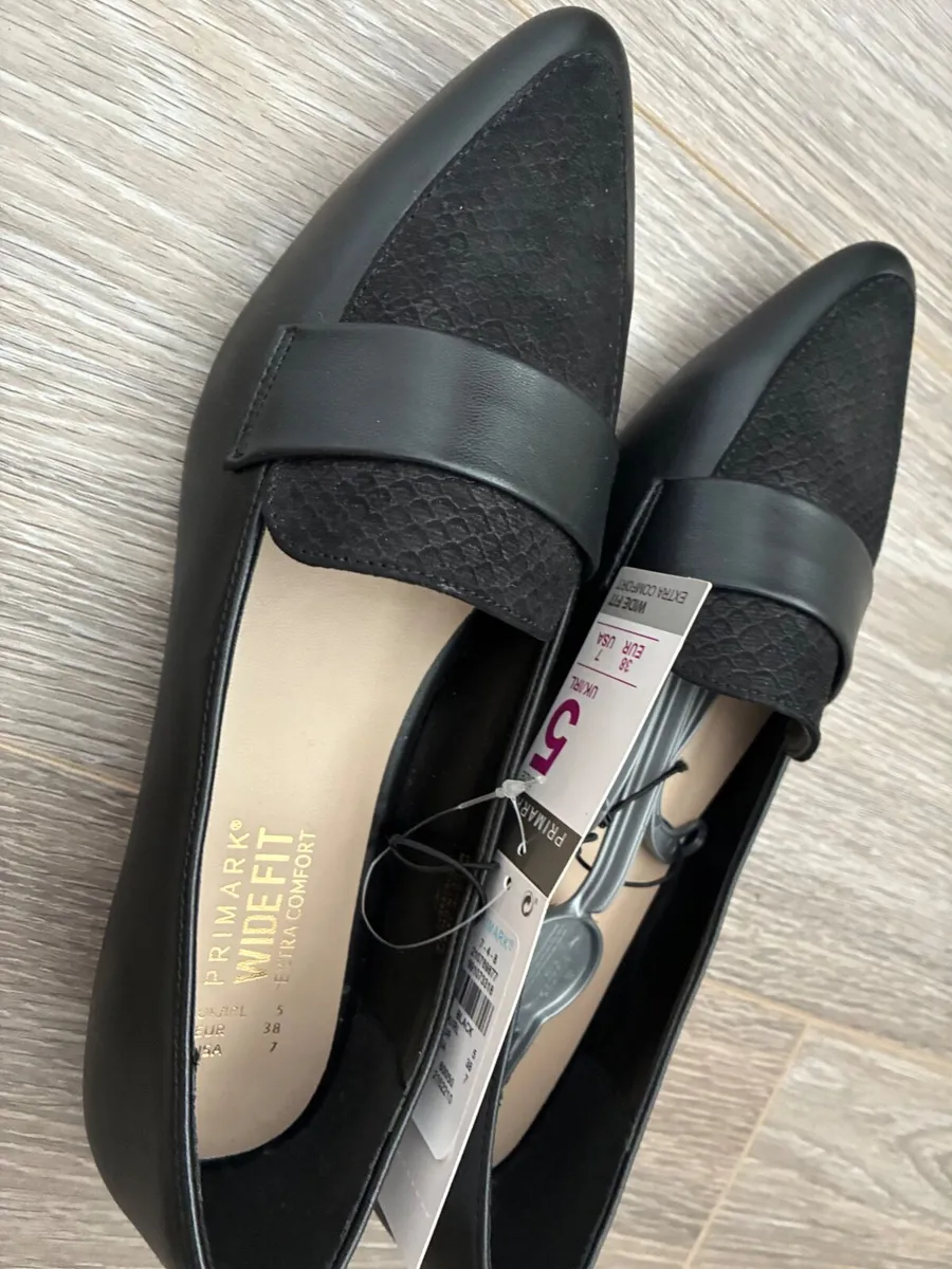 NEW black wide fit loafers with a snakeskin textur - Image 3