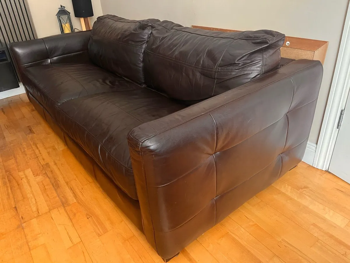 Brown leather couches large 3 & 2 seater - Image 4
