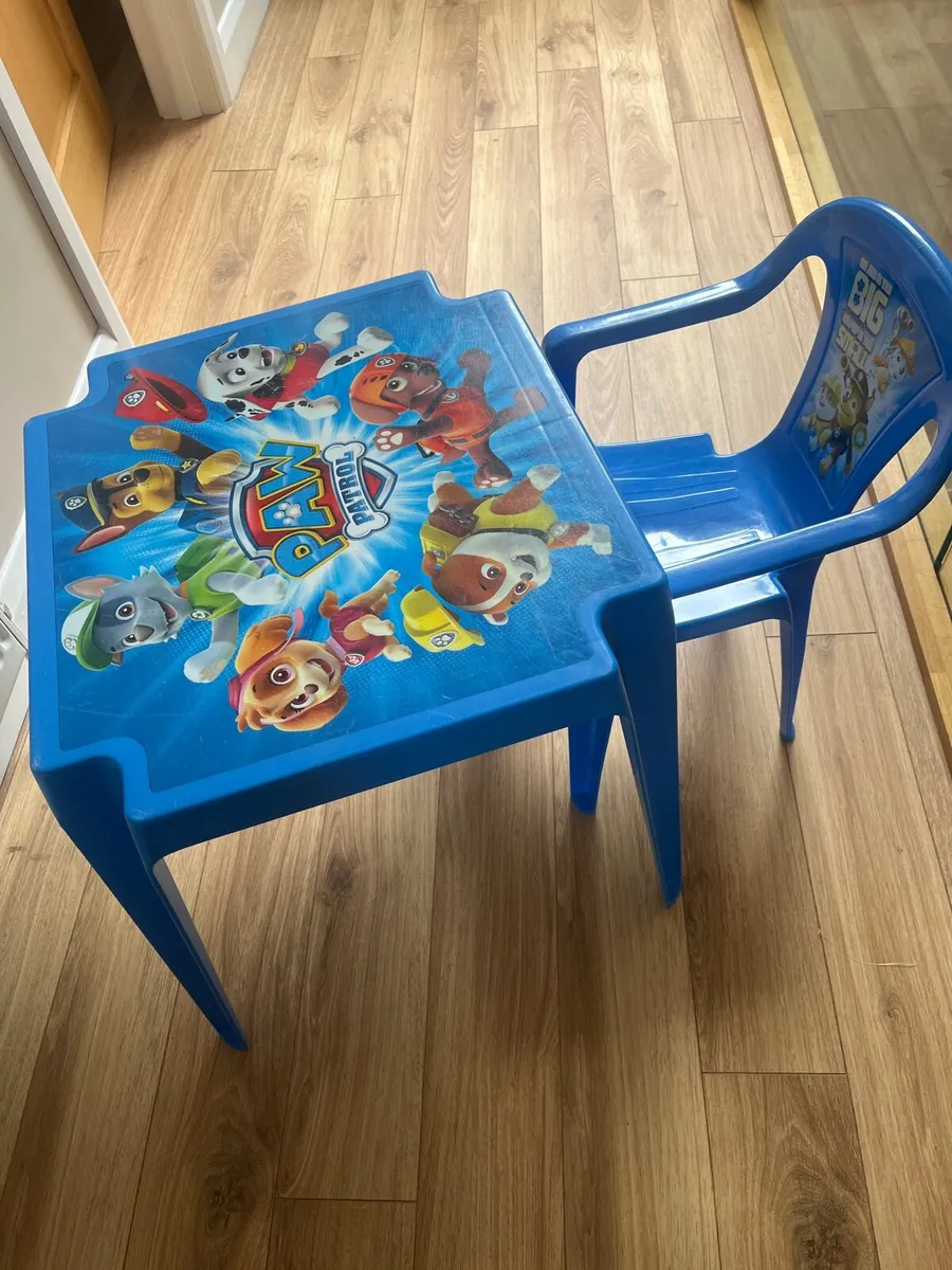 Paw patrol table and chairs - Image 2