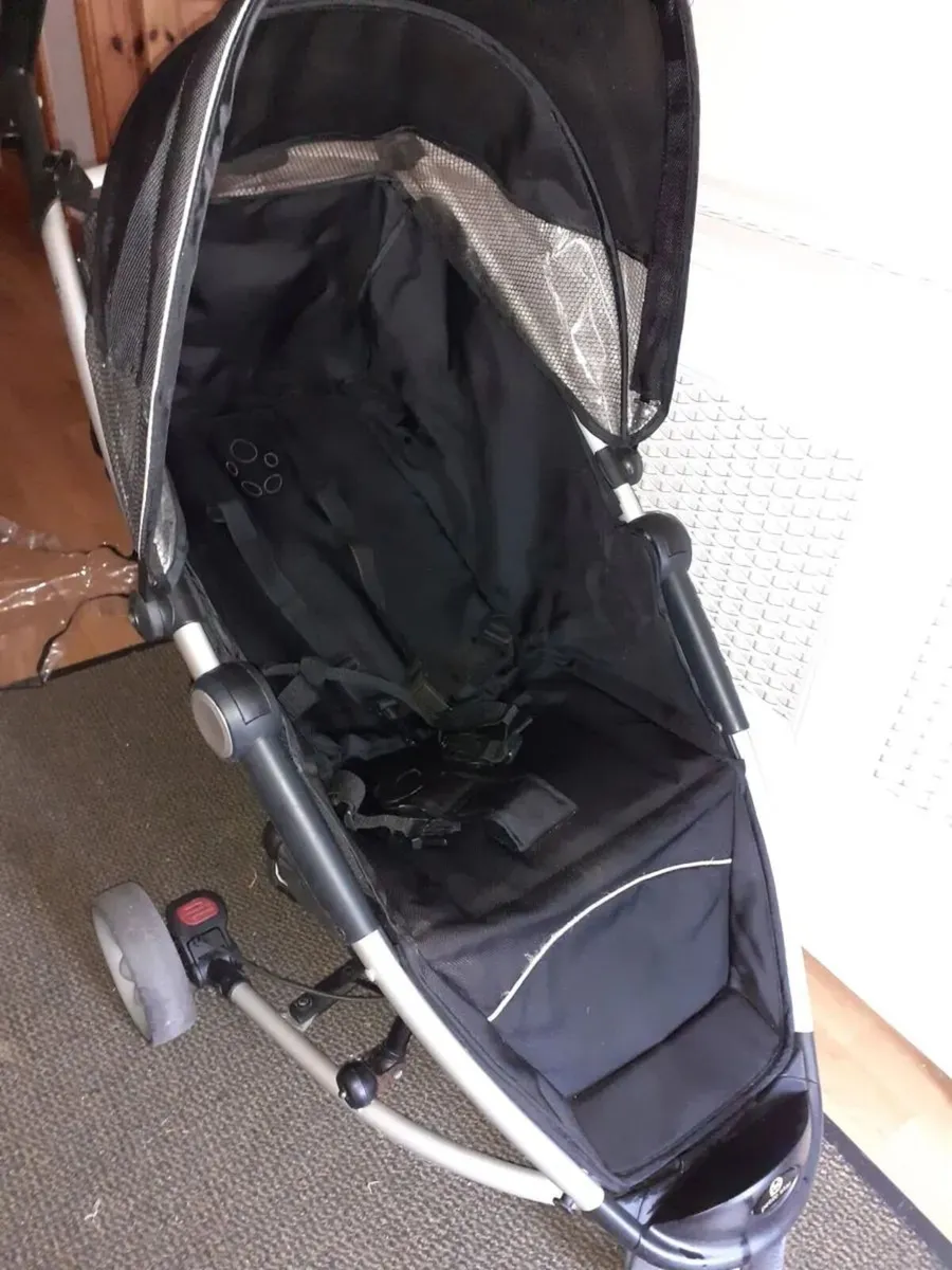 Stroller - lightweight, good wide seat - Image 1