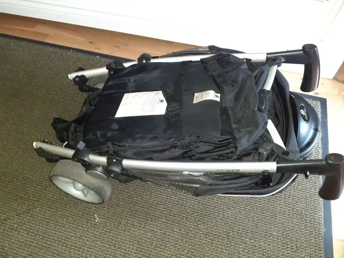Stroller - lightweight, good wide seat - Image 4