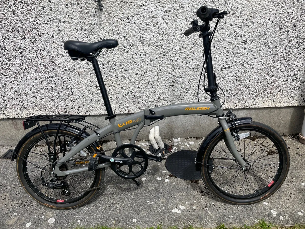 Raleigh Evo Two folding bicycle - Image 1