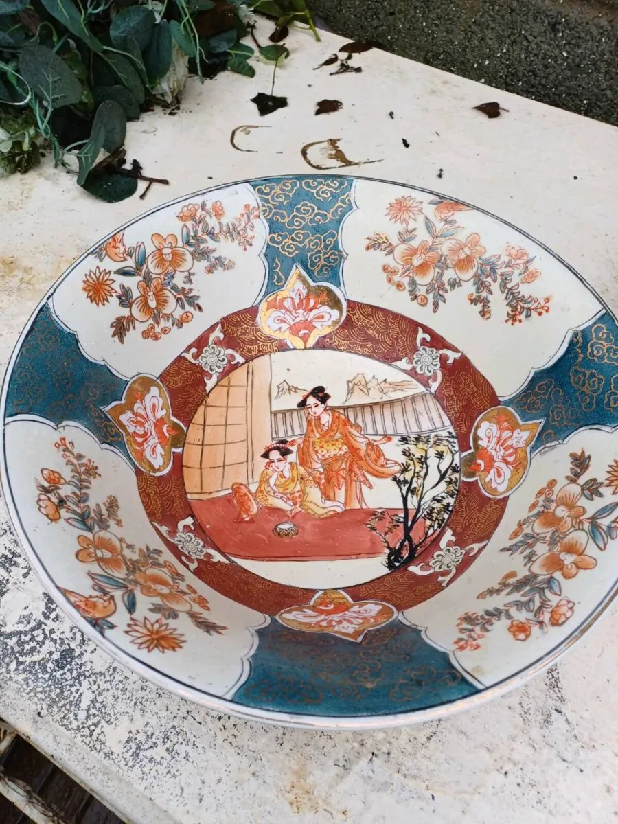 Antique Japanese Bowl & Vase - Image 3