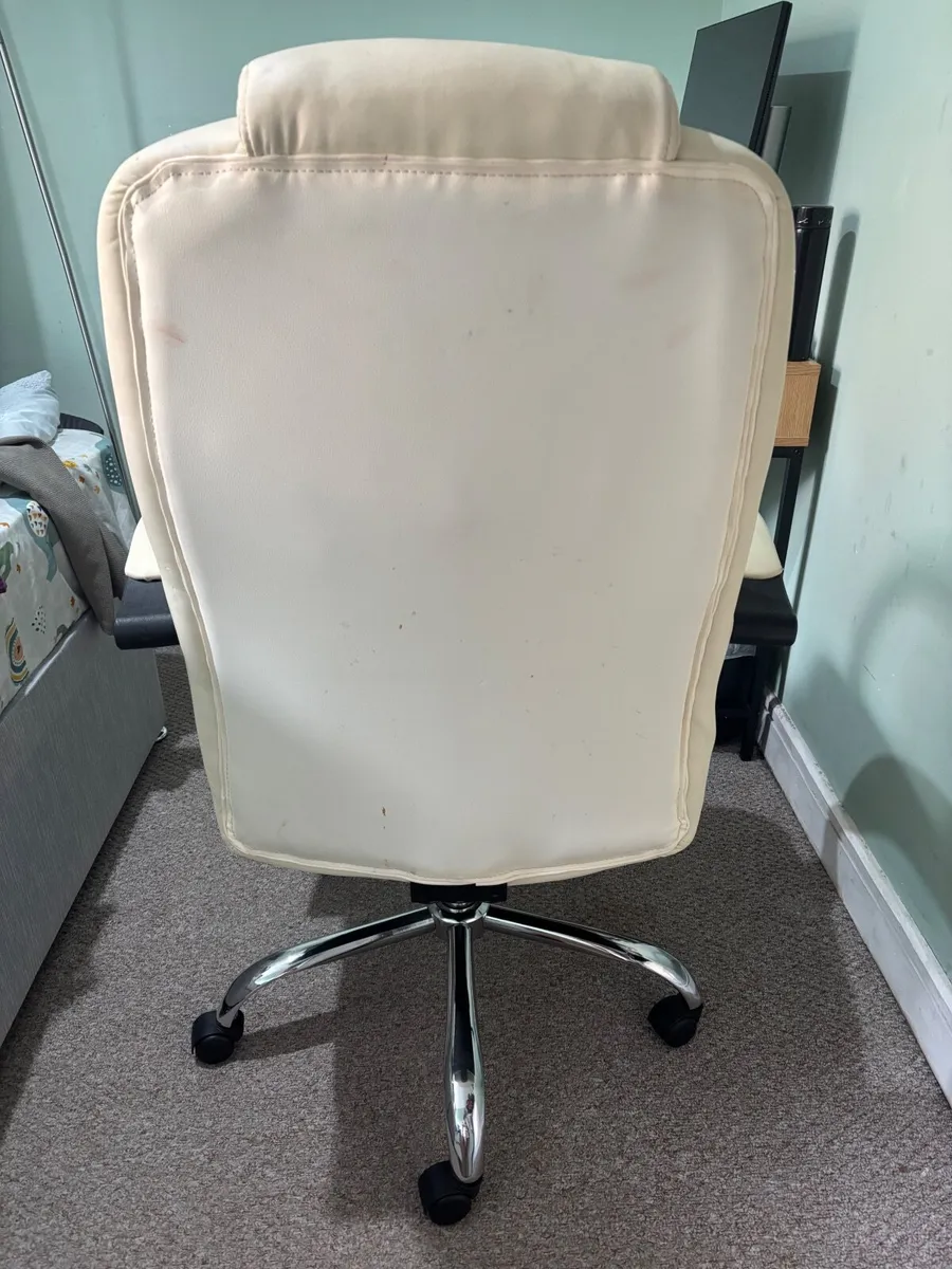 Chair - Image 3