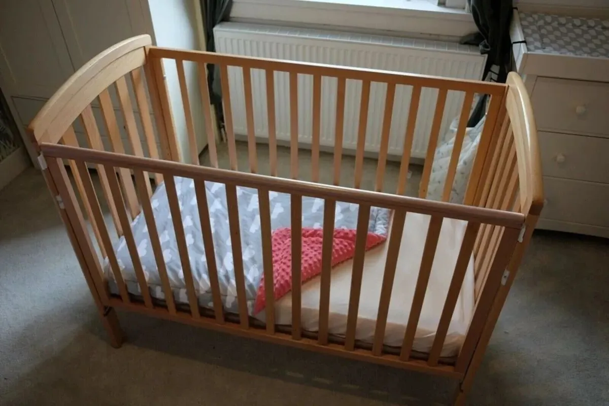 Mamas & Papas Solid wooden cot - Image 3