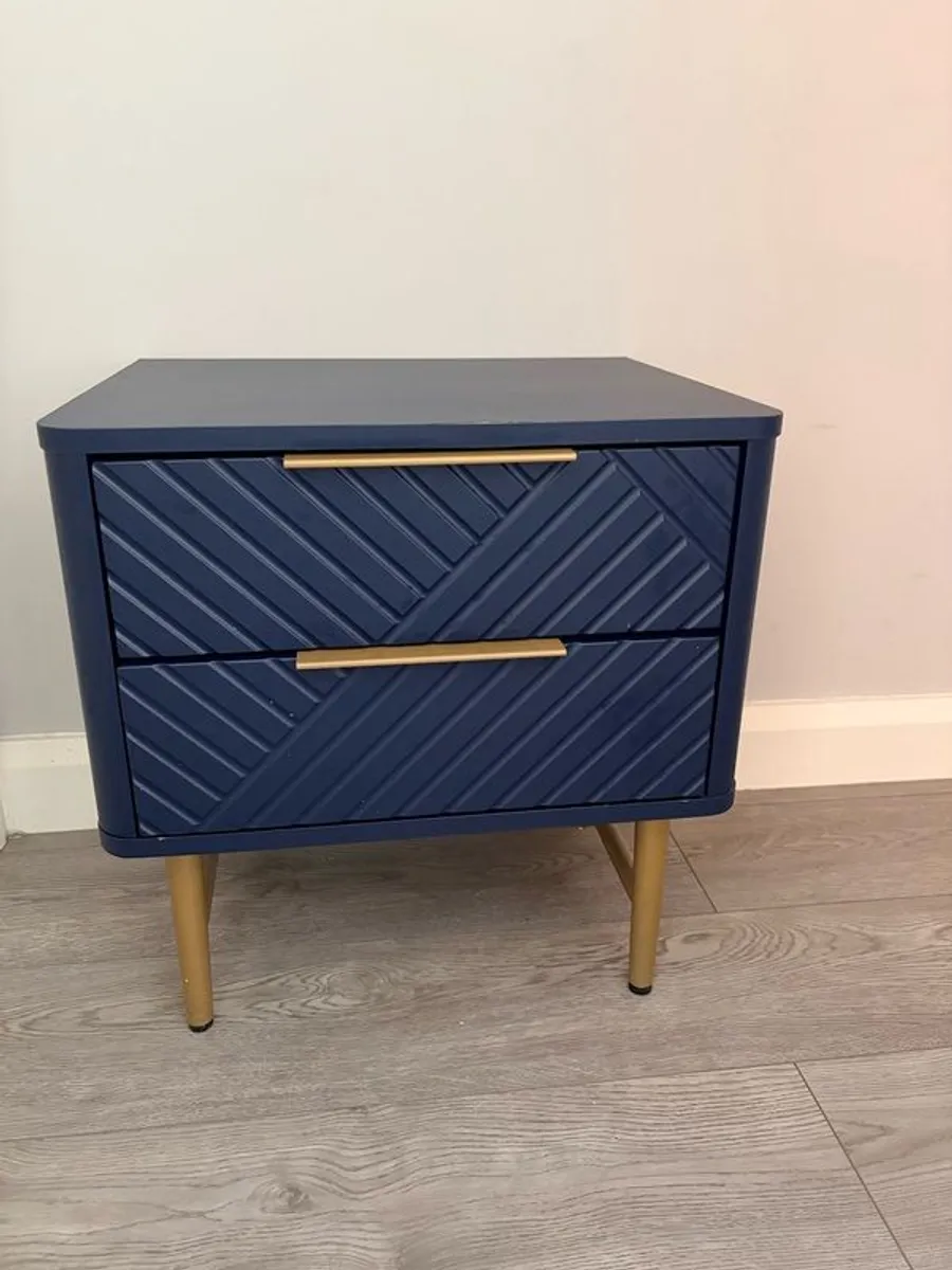 Dressing table and bedside locker matching set - Image 3