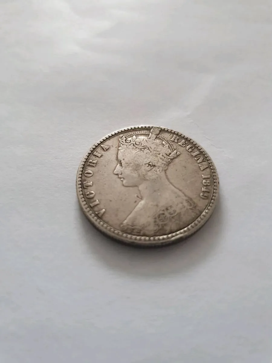 United Kingdom silver coin - Image 1