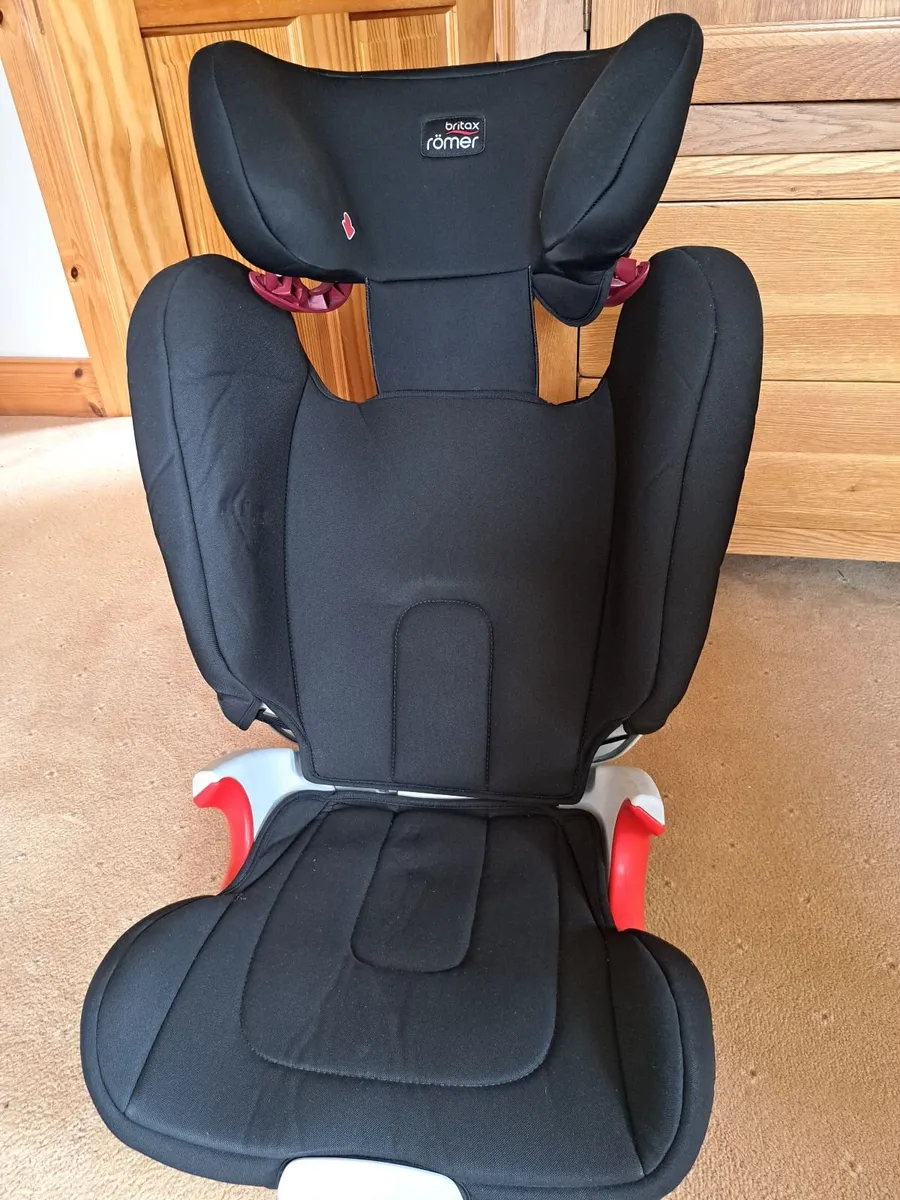 Booster chair - Image 1