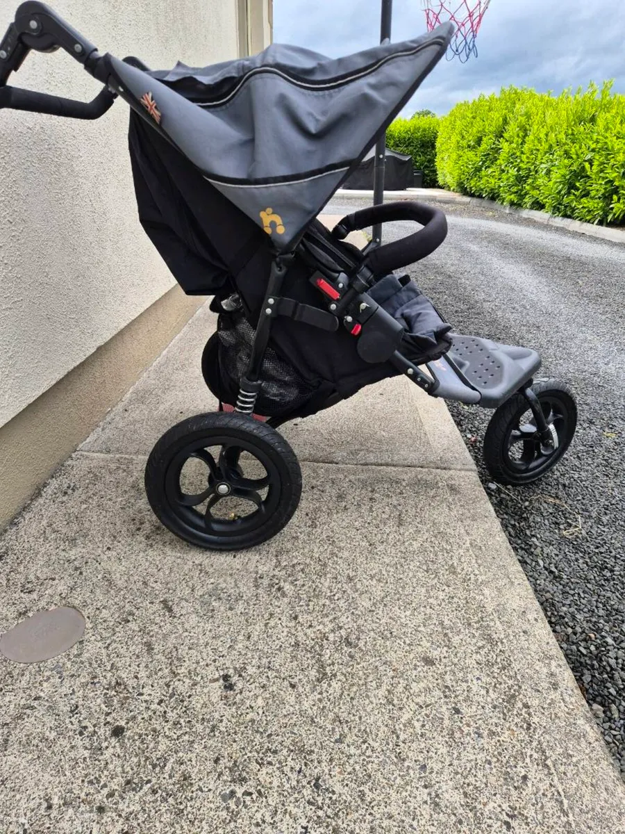 Numerous Vaby Items - Image 4