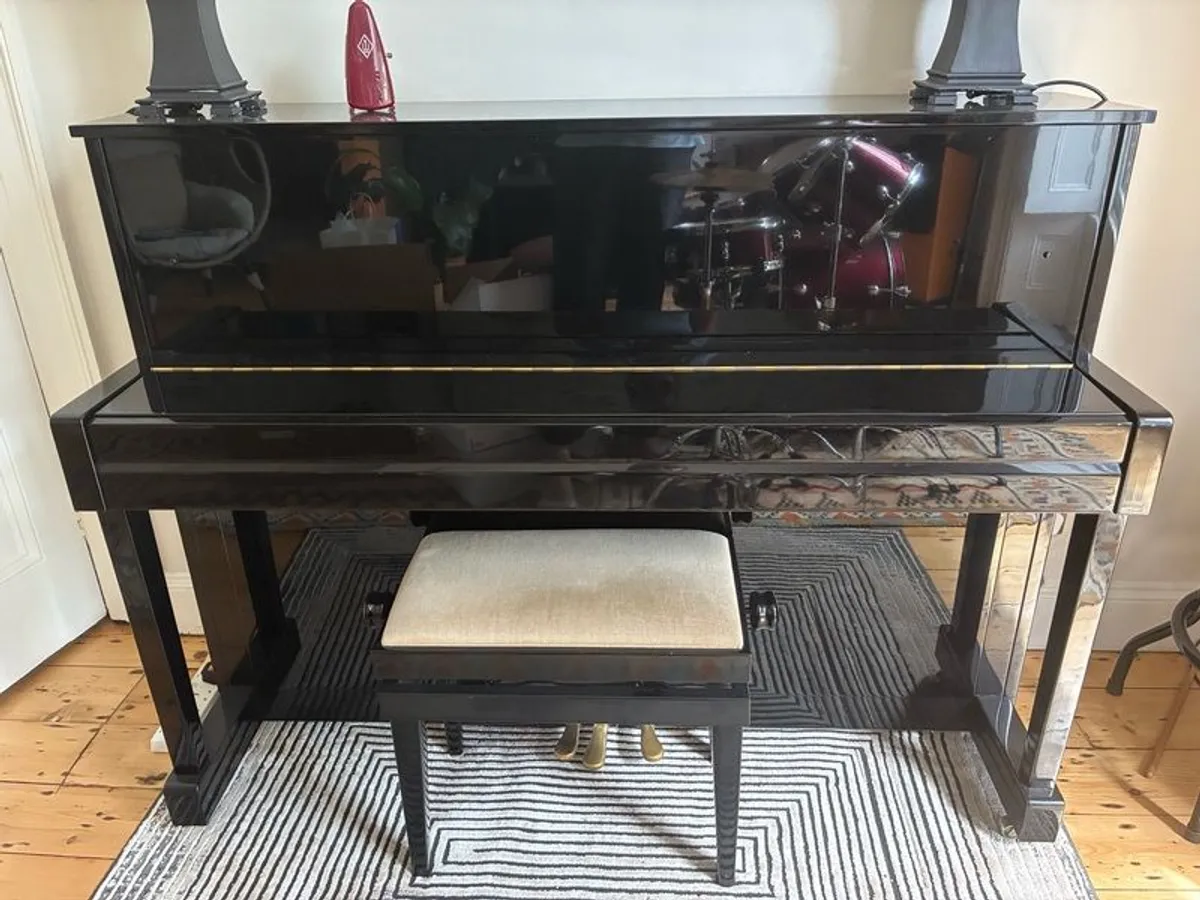 piano - Image 1