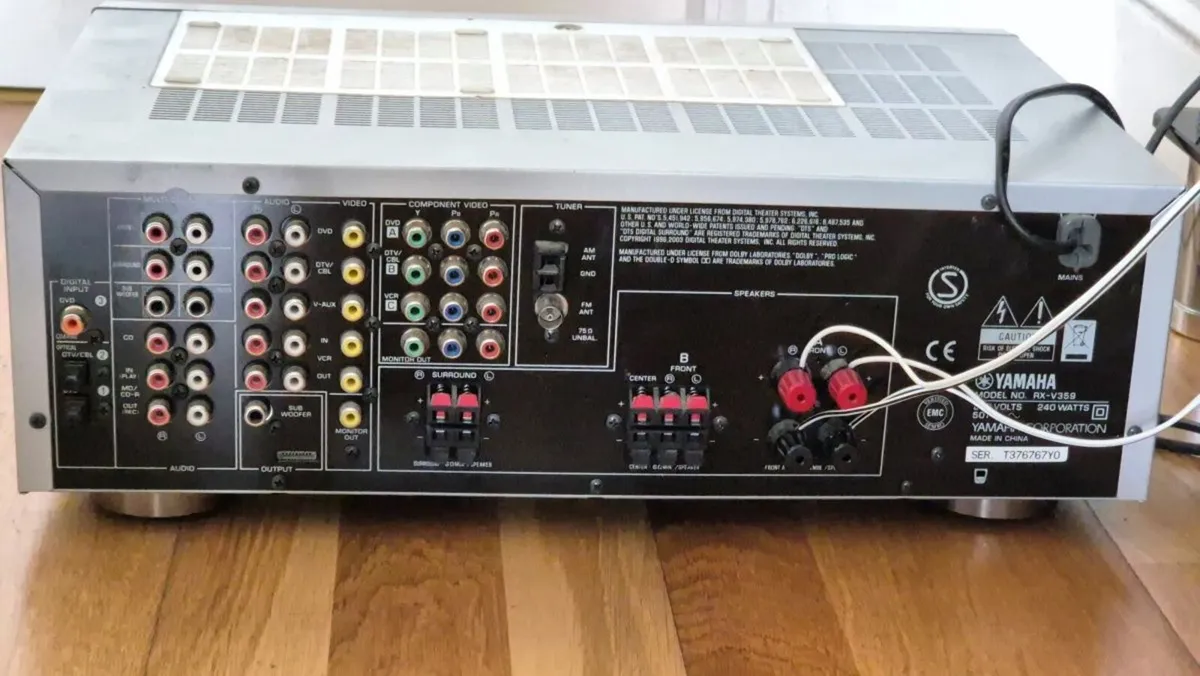 YAMAHA surround receiver with original remote & ma - Image 4