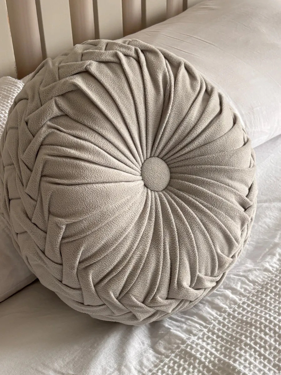 Cushion - Image 2