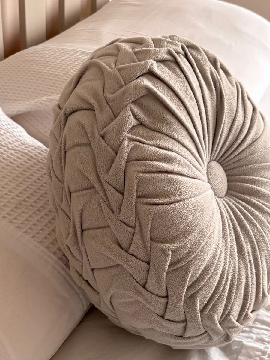 Cushion - Image 3