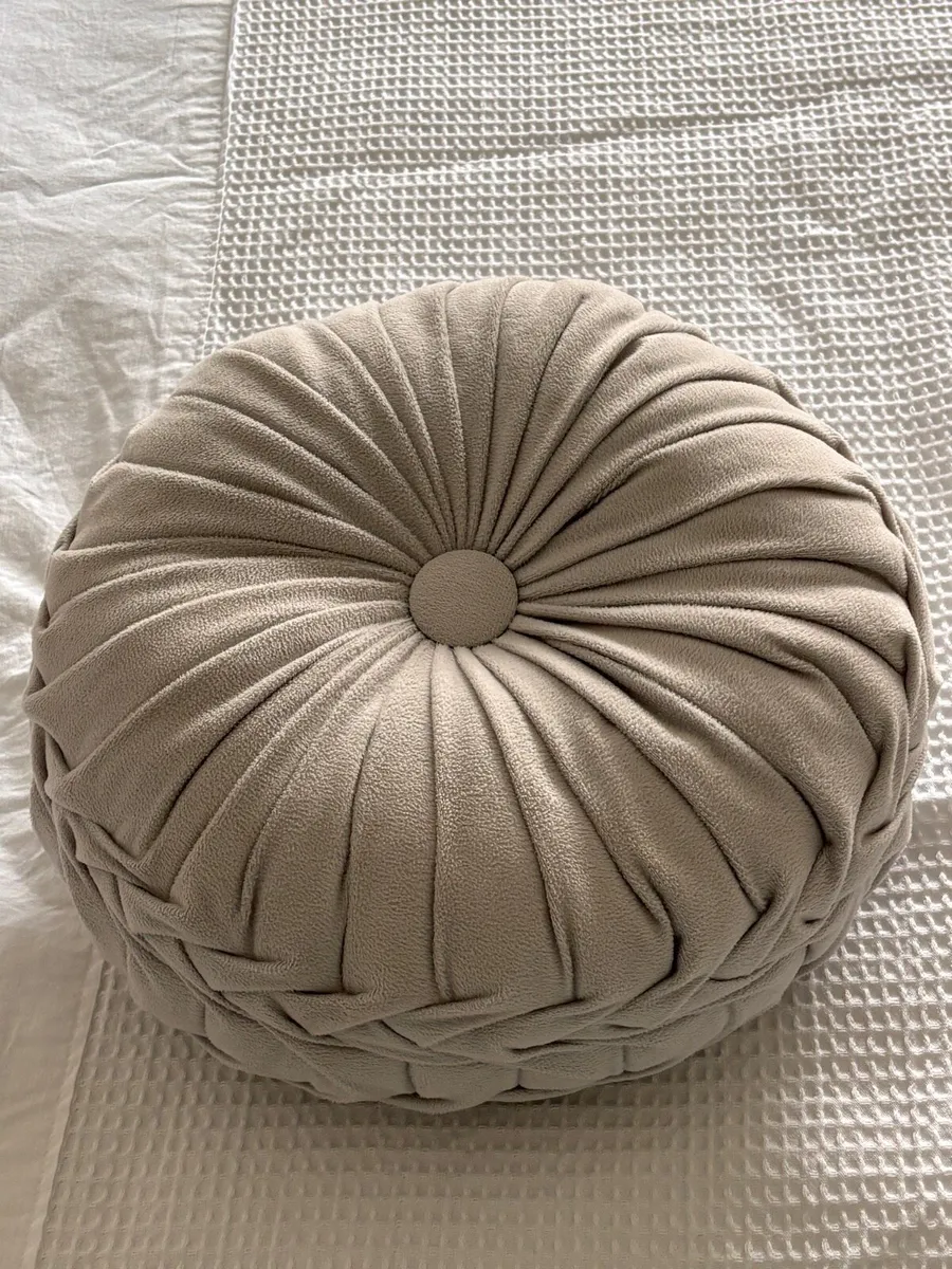 Cushion - Image 4