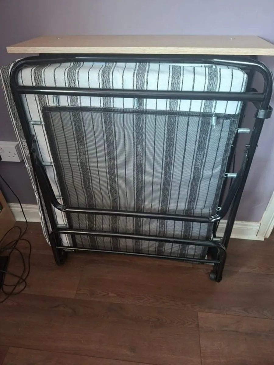 Fold up bed - Image 1