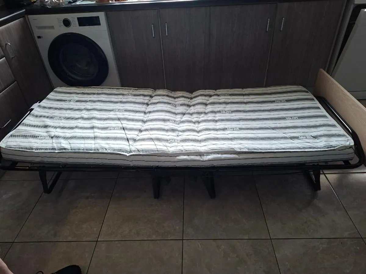 Fold up bed - Image 3