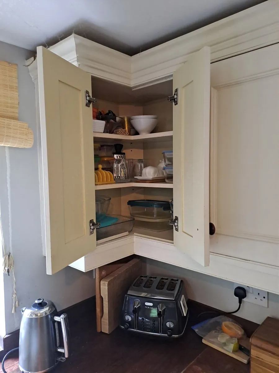 GREAT VALUE Solid wood Kitchen cabinets & worktop - Image 4