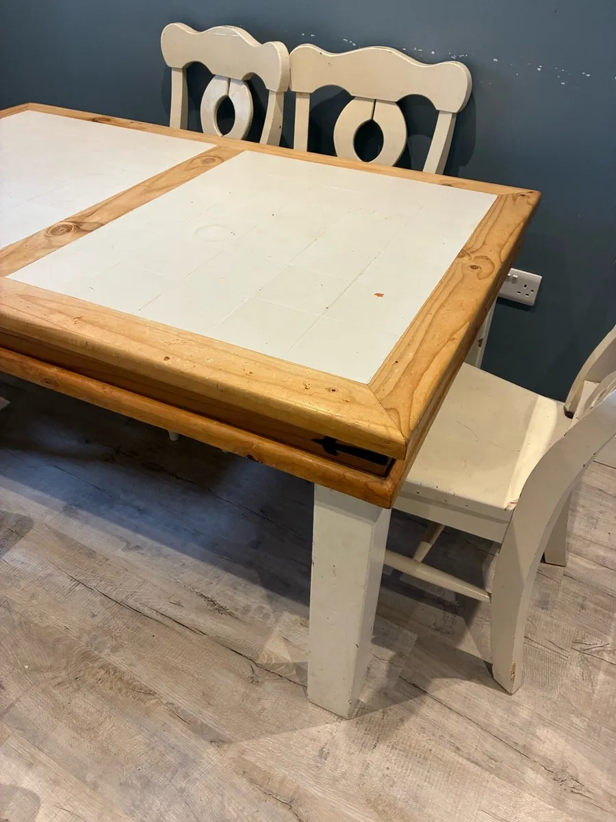 Dining Table and 6 chairs - Image 3