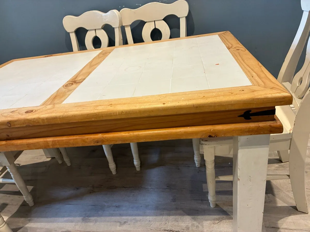 Dining Table and 6 chairs - Image 4