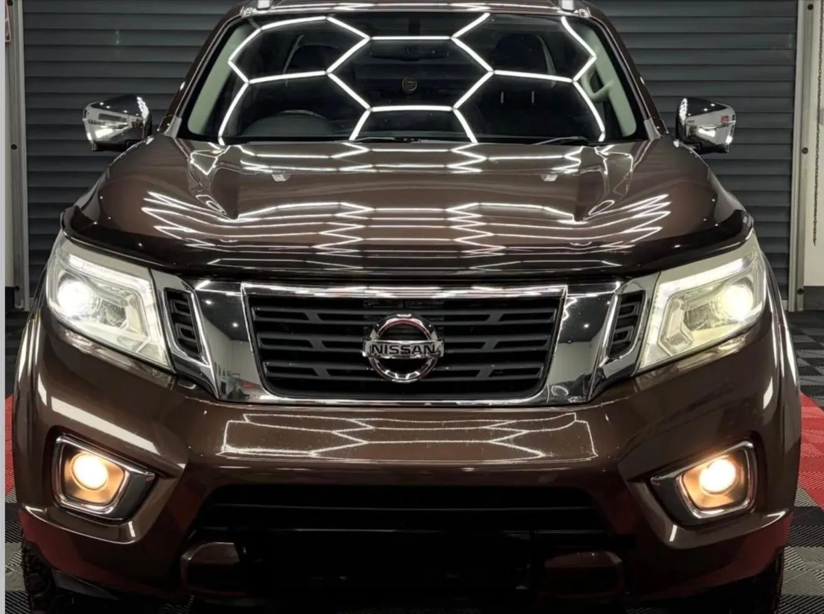 Nissan Navara crew cab - Image 2