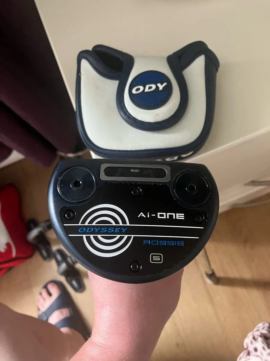 Odyssey AI one Rossie Putter 34 inch,A1 condition - Image 1