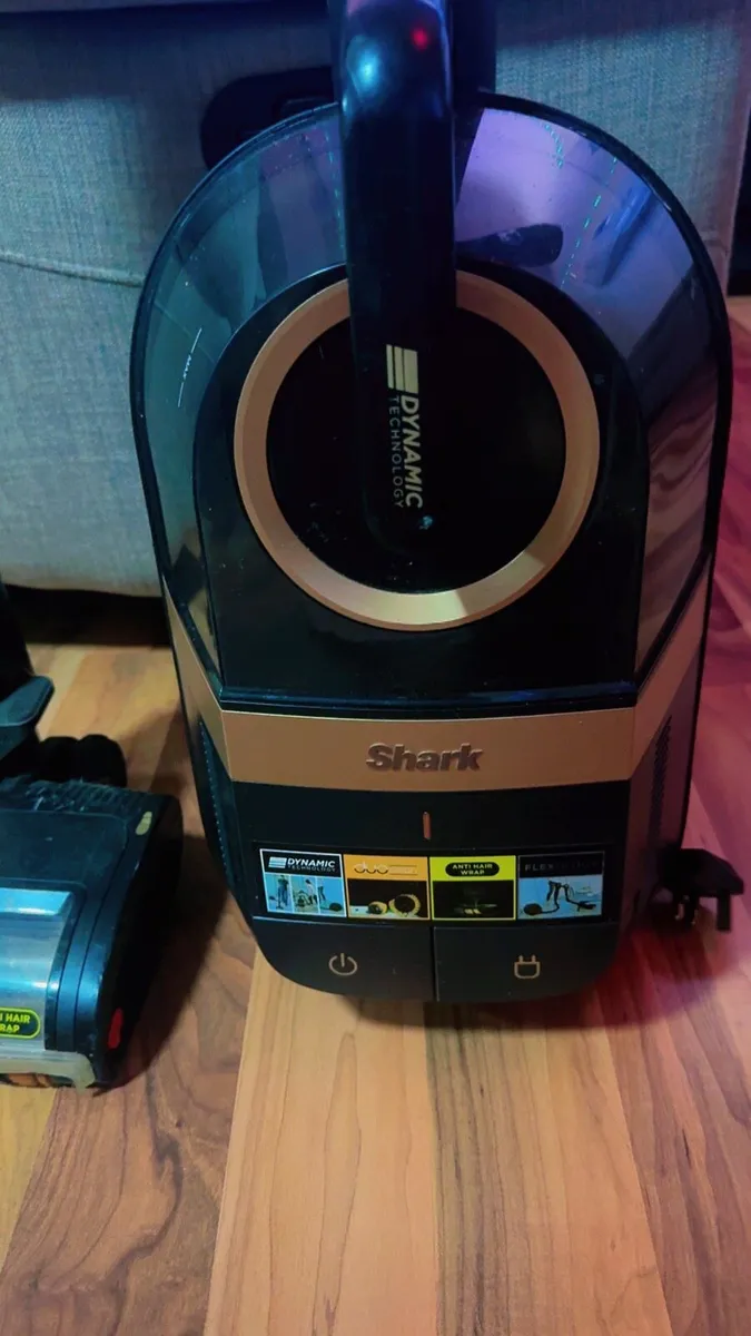 Vacuum cleaner - Image 2