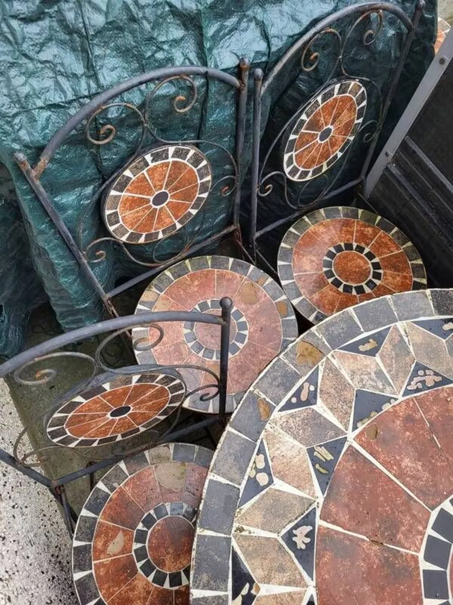 Mosaic table and 4 chairs - Image 2