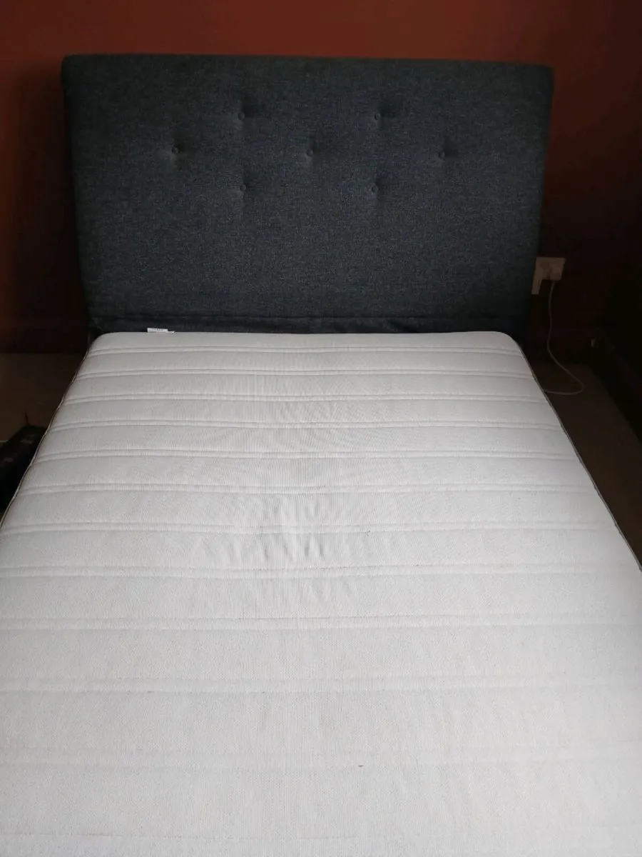 Double bed - Image 1
