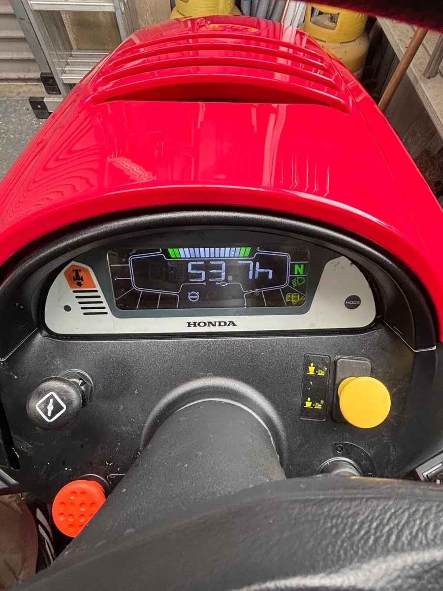 Honda ride  on mower - Image 3