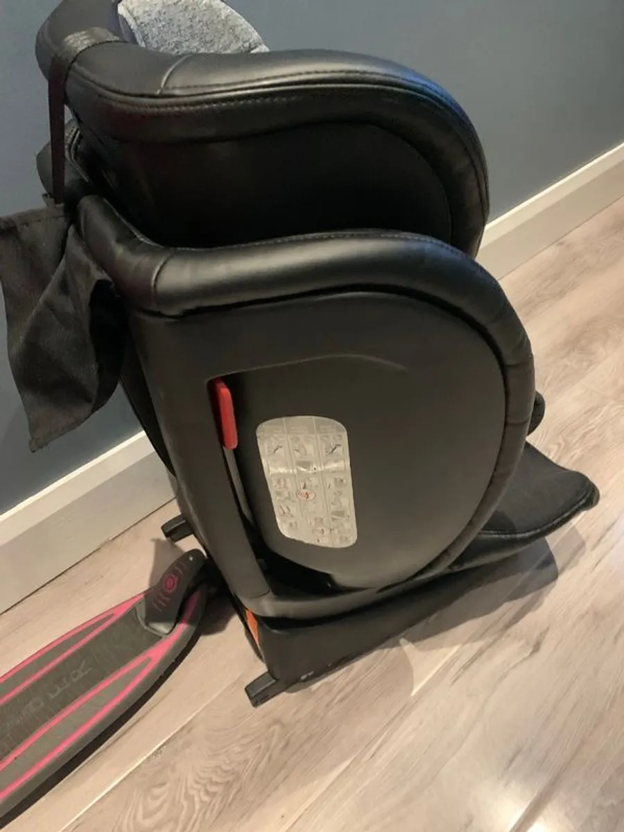Car seat - Image 1