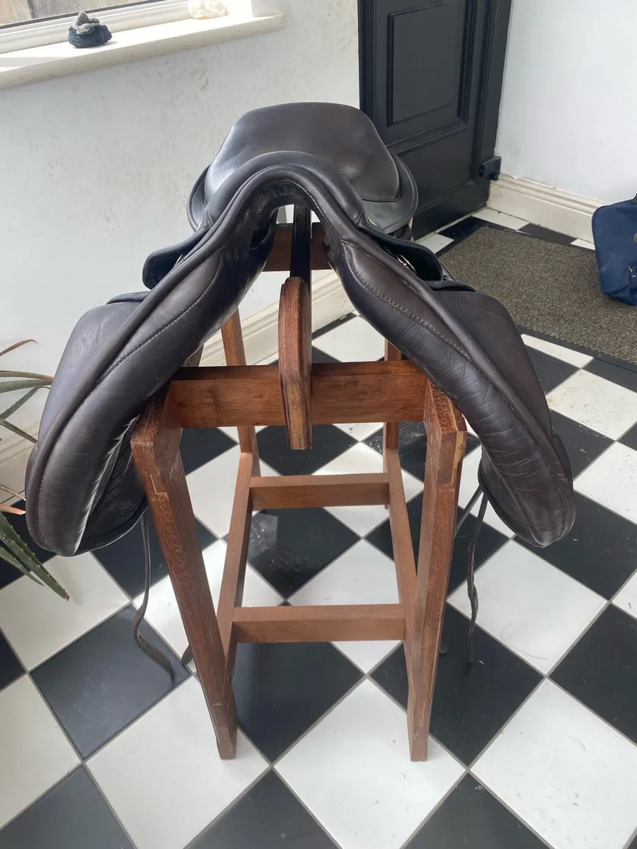 Beautiful Berney saddle 17.5inch - Image 4