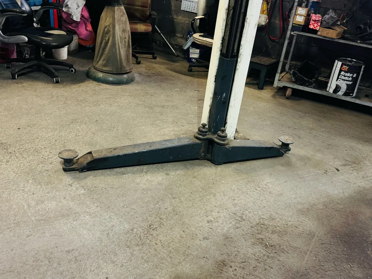 Post car lift - Image 2