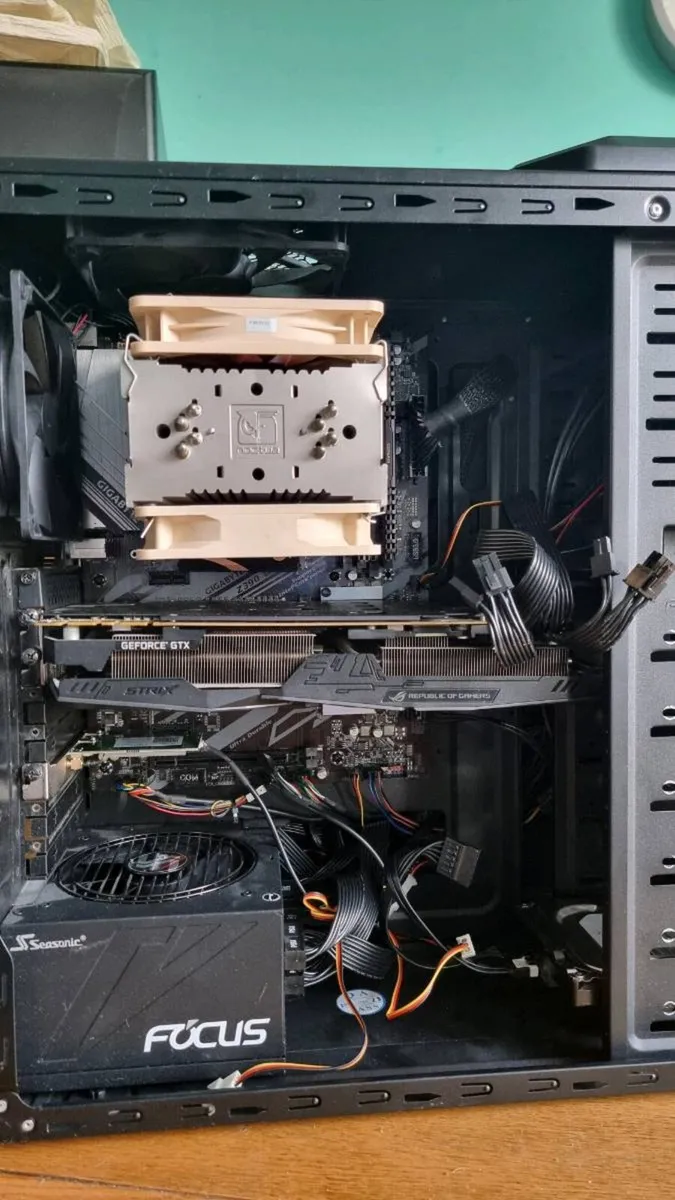 Custom mid-end gaming PC, i7 9700K, GTX 1080 Ti - Image 1