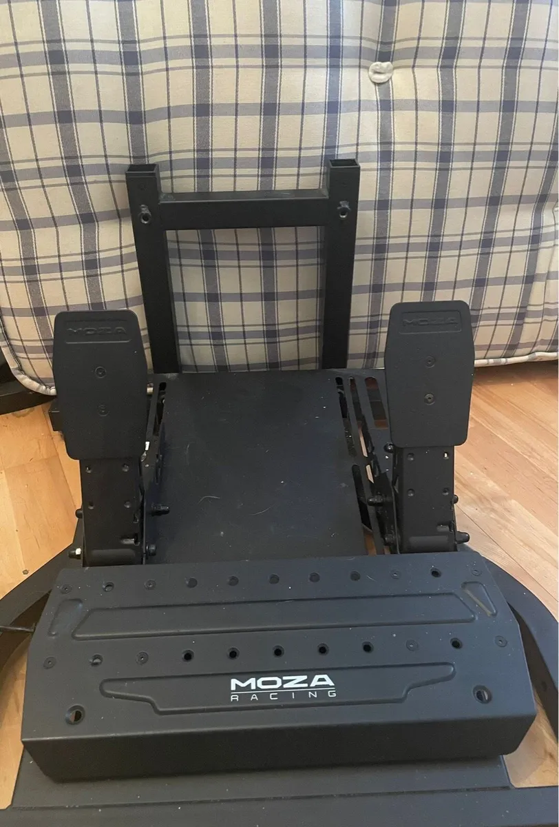 Moza r3 Xbox/pc bundle - Image 3