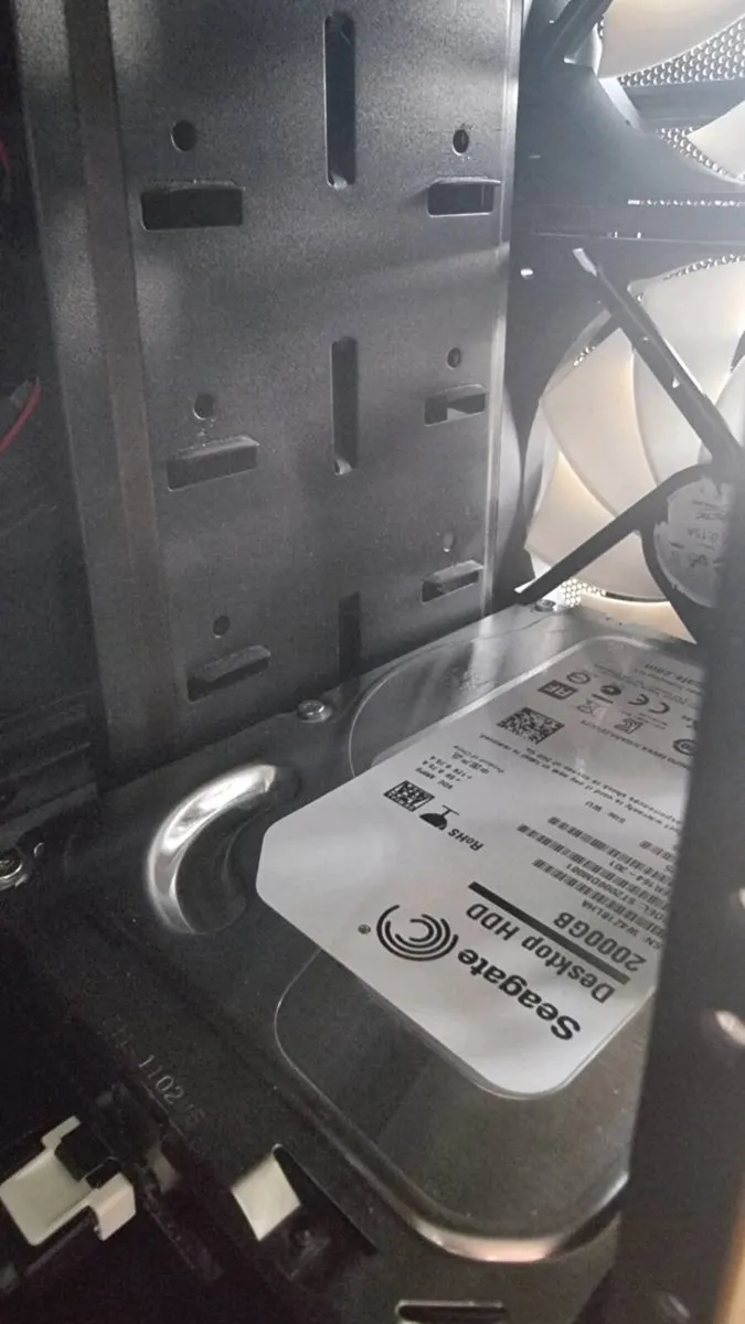 Custom mid-end gaming PC, i7 9700K, GTX 1080 Ti - Image 3