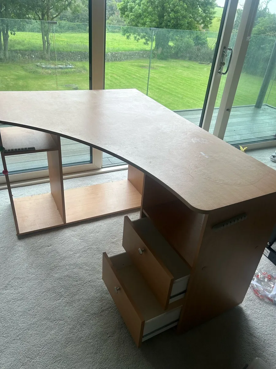 Office desk - Image 2