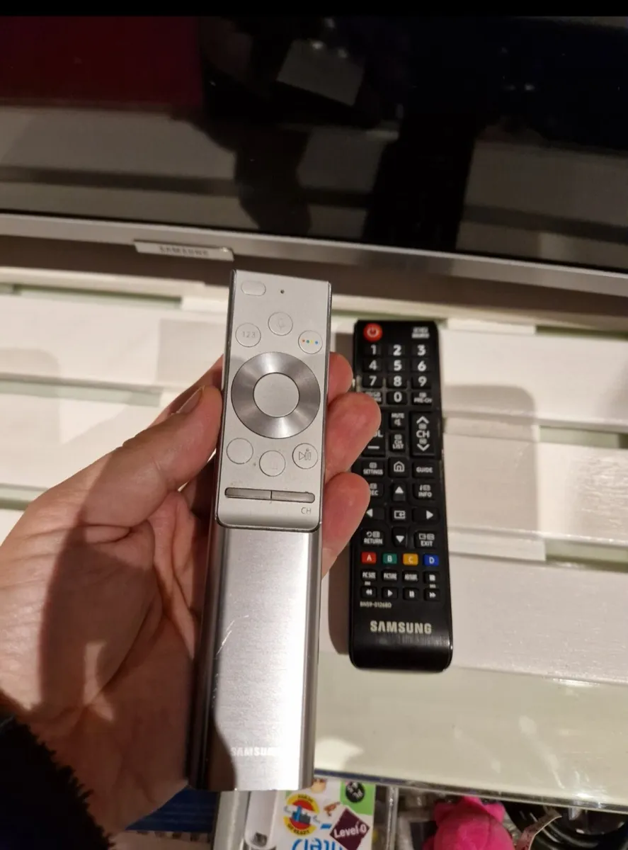 Samsung 55" 4K Smart TV  curved - Image 3