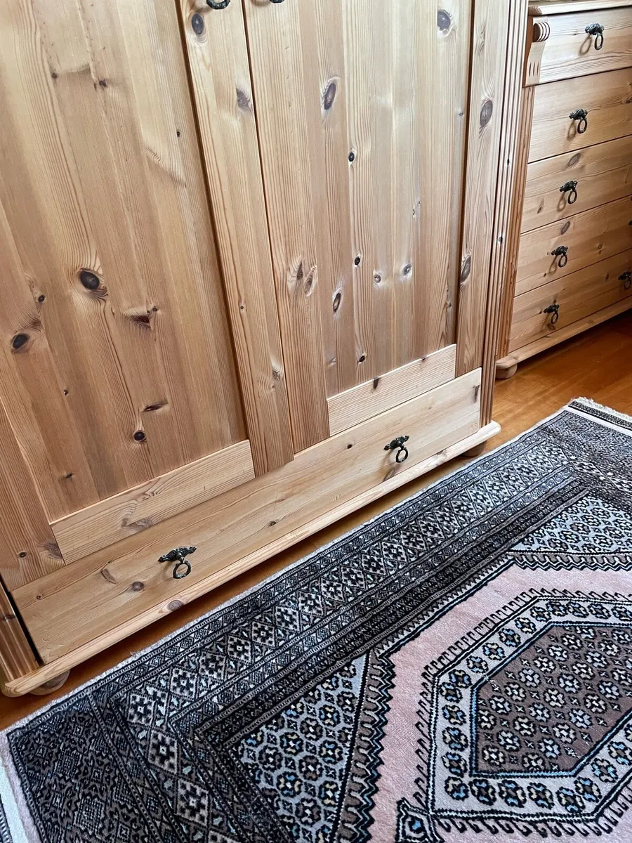 Bedroom furniture - Image 2
