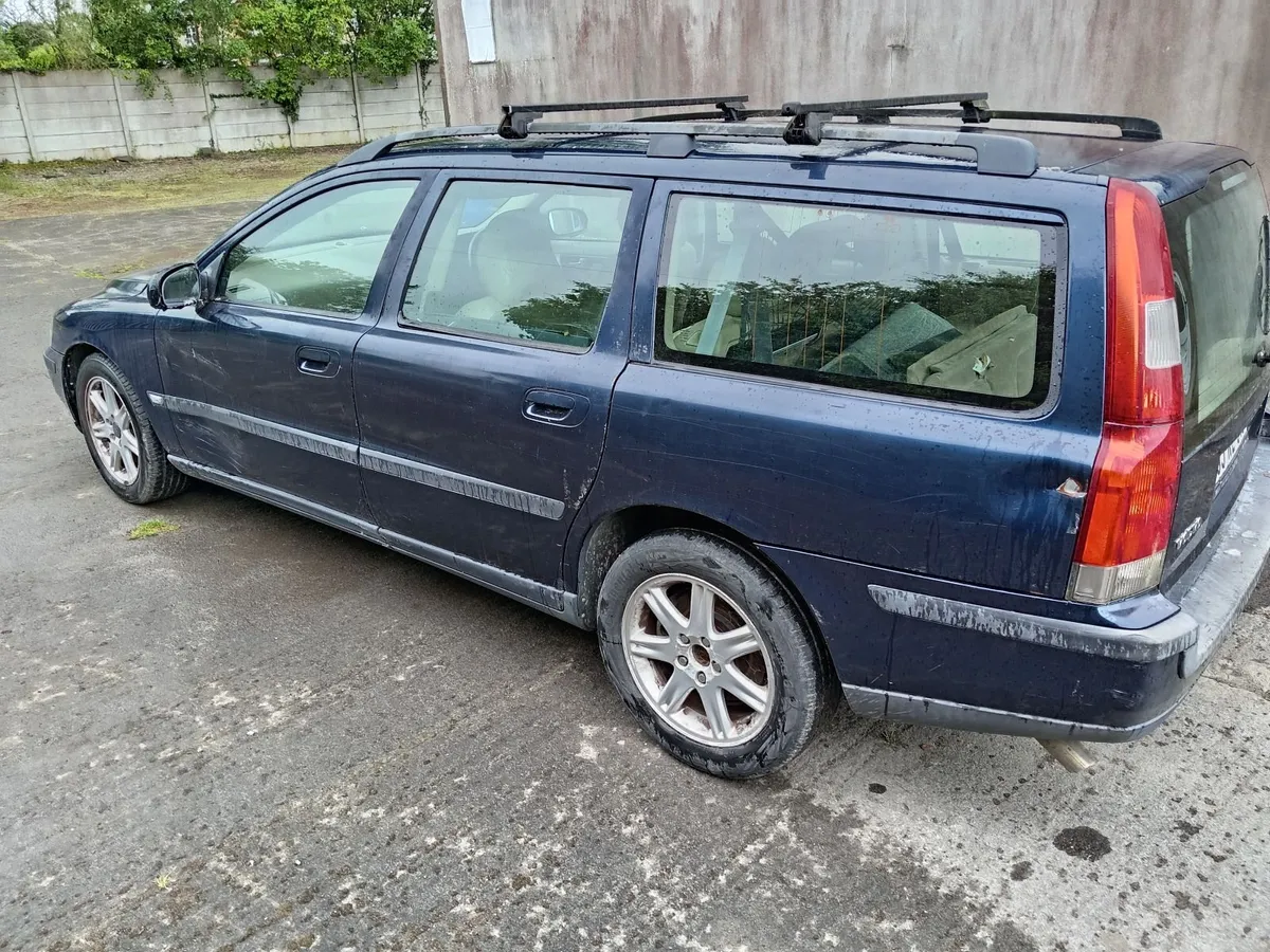 2003 Volvo V70   2.0 Turbo - Image 2