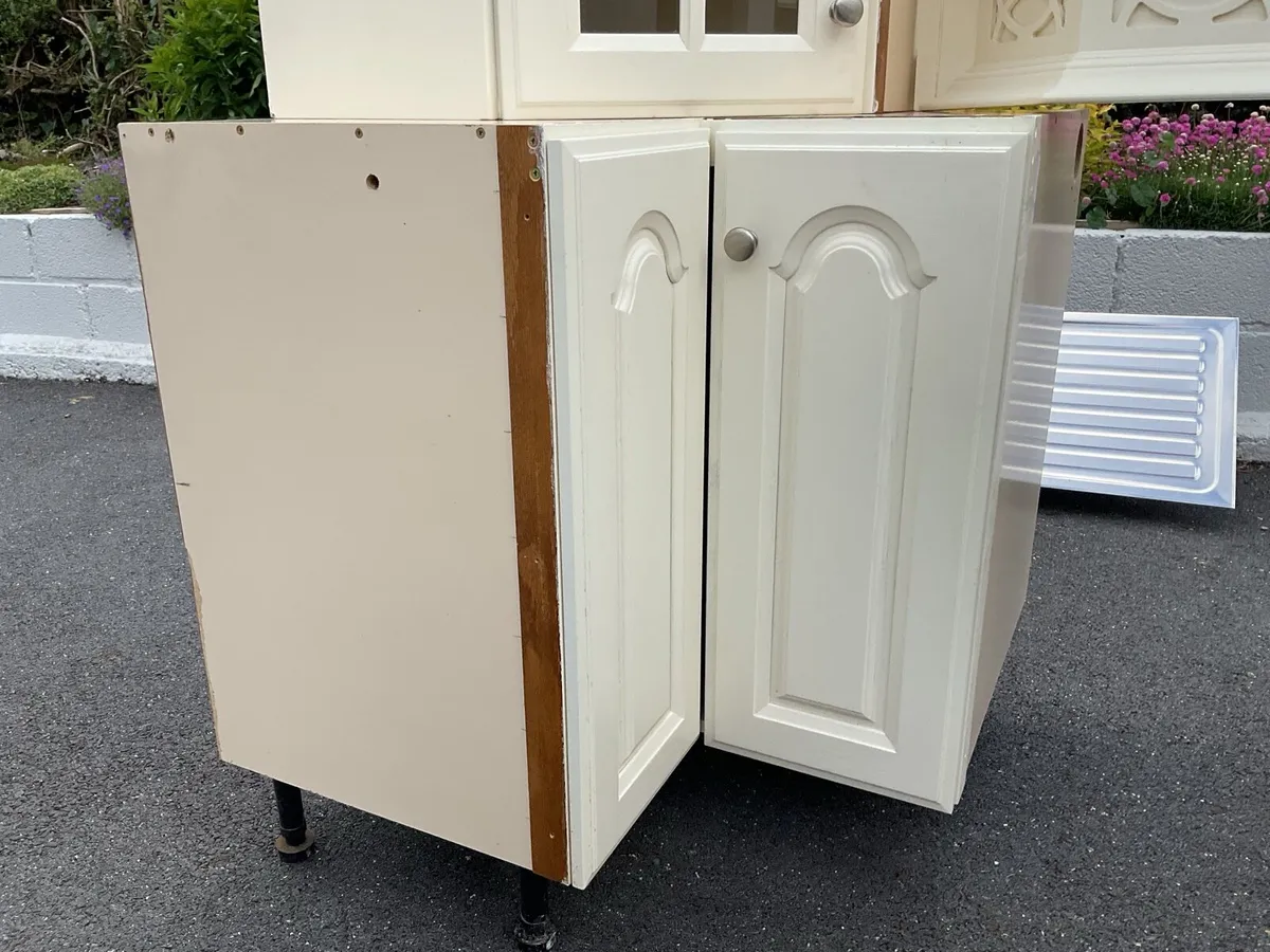 Kitchen units - Image 2